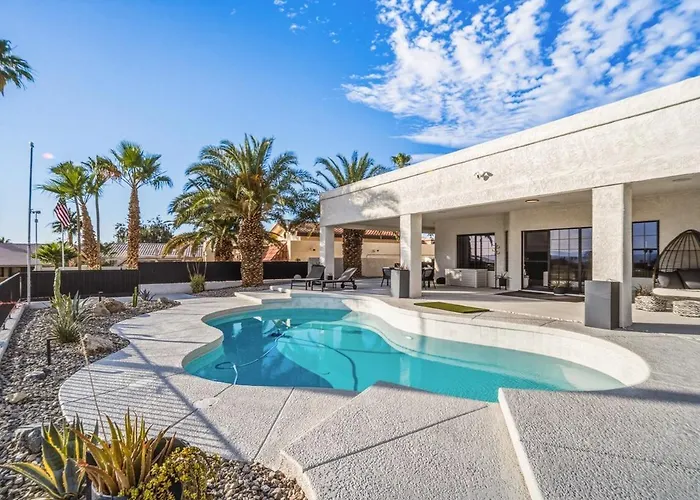 The 13th Hole Modern Retreat - Pool, Spa, Fire Pit Lake Havasu City