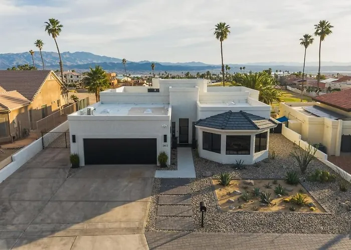 The 13th Hole Modern Retreat - Pool, Spa, Fire Pit Ferienhaus Lake Havasu City
