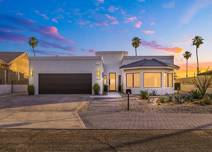 The 13th Hole Modern Retreat - Pool, Spa, Fire Pit Lake Havasu City
