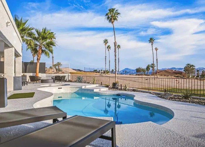 The 13th Hole Modern Retreat - Pool, Spa, Fire Pit *