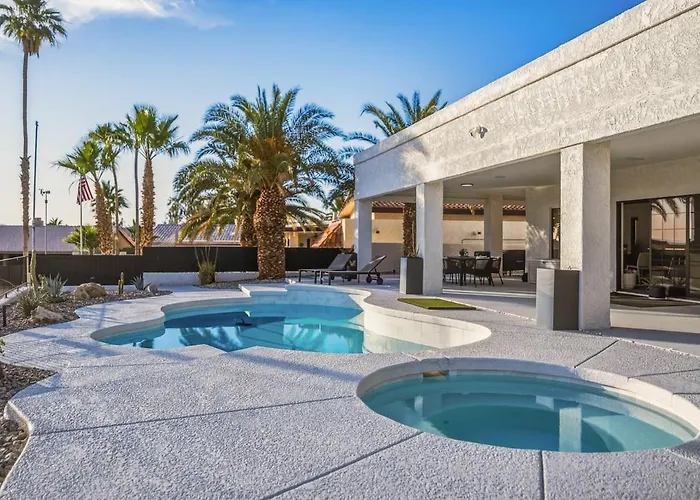 The 13th Hole Modern Retreat - Pool, Spa, Fire Pit Ferienhaus