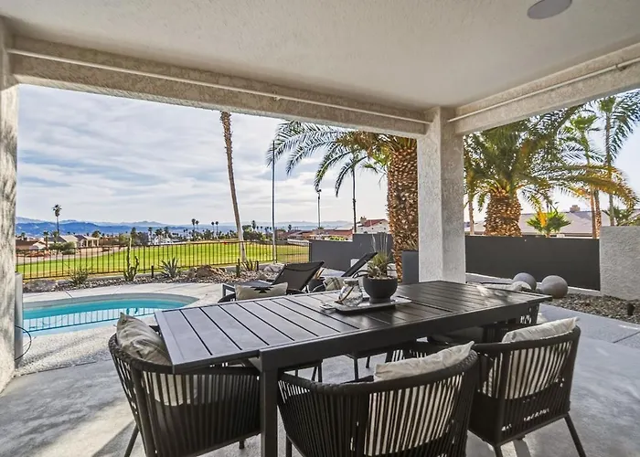 The 13th Hole Modern Retreat - Pool, Spa, Fire Pit Lake Havasu City
